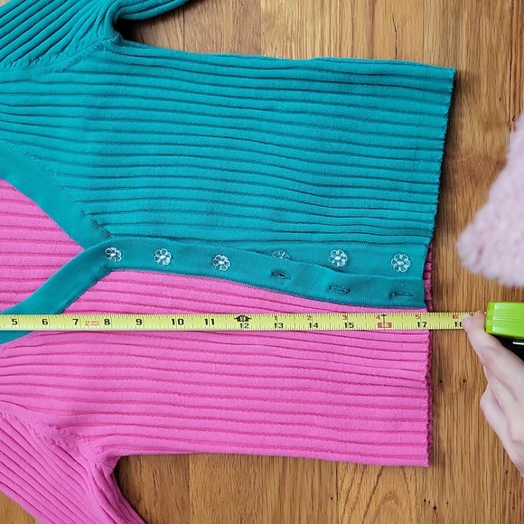 Dollskill Delia*s Two Toned Ribbed Sweater XS Flower Buttons Great condition - Picture 16 of 16